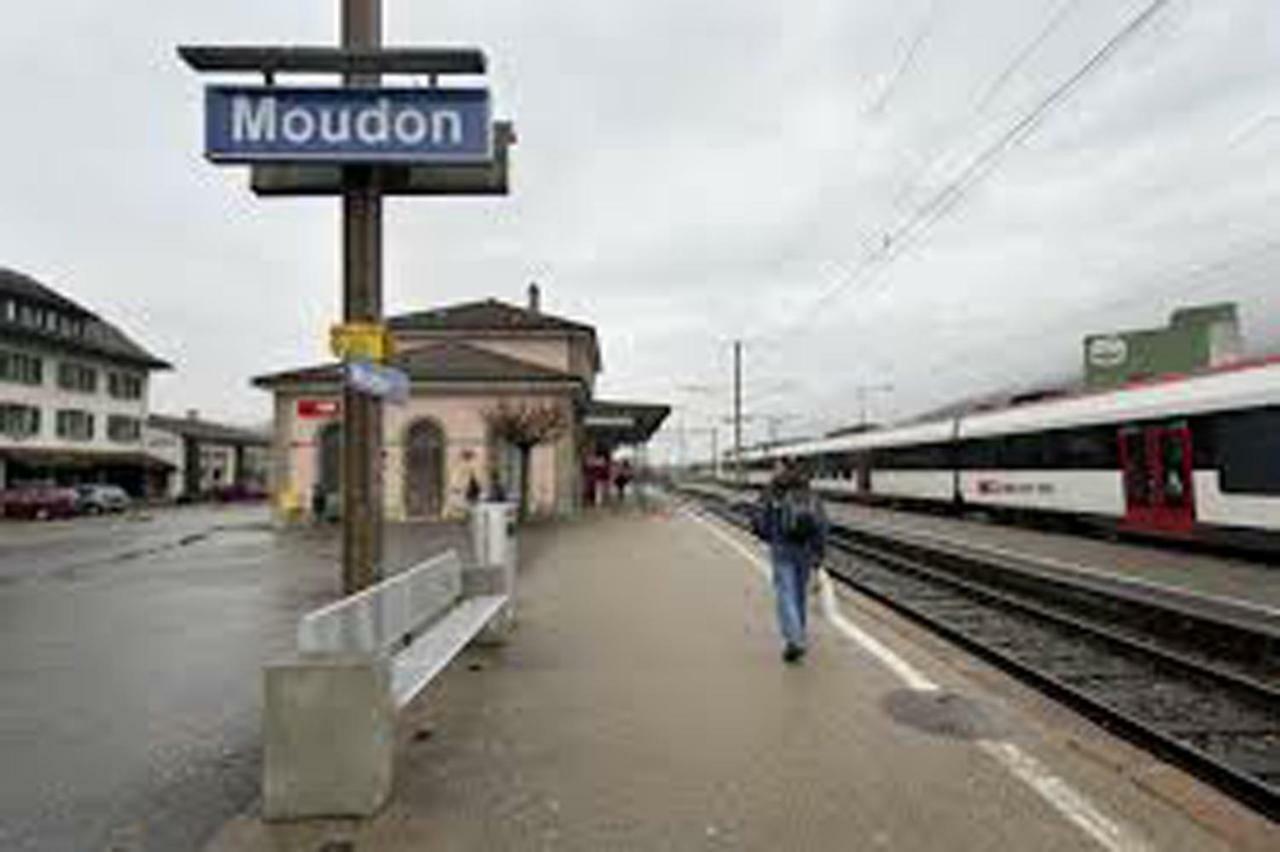 Maison Du Fey Hotel Moudon Exterior photo